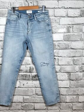 Frame Le High Straight Jeans with Distressing 

26